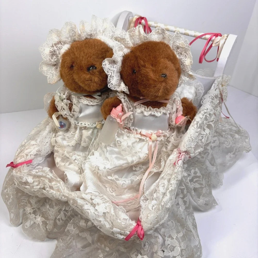 Danbury Mint Mama Bear And Her Twins 16